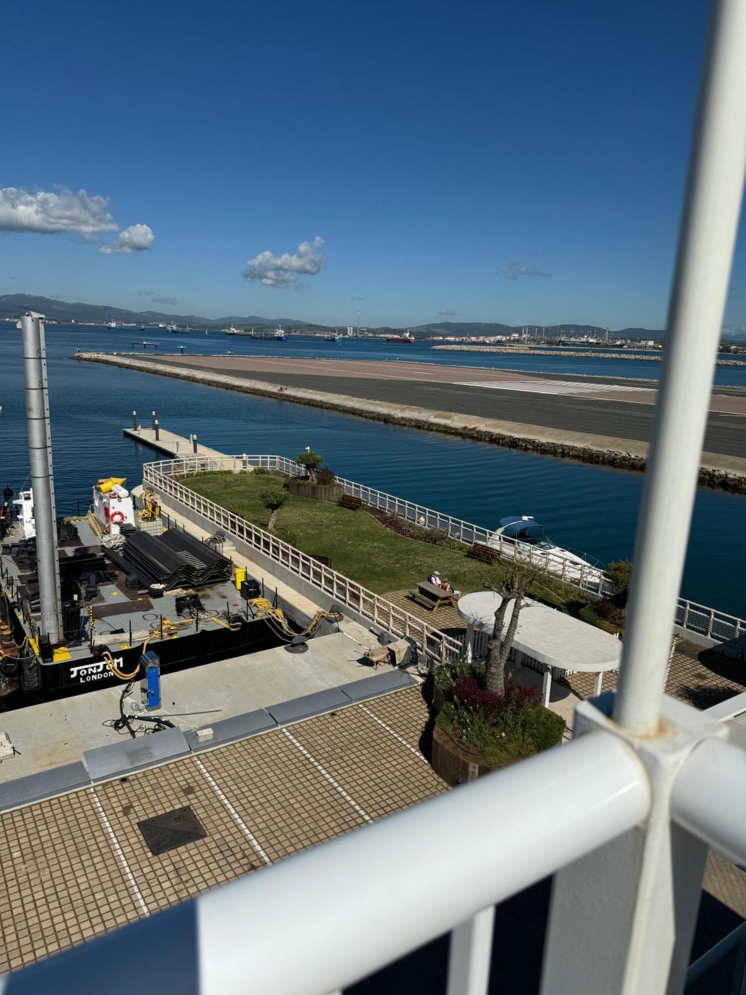 Marina Club Luxury Private Studio With Pool And Incredible Views Gibraltar Exterior foto
